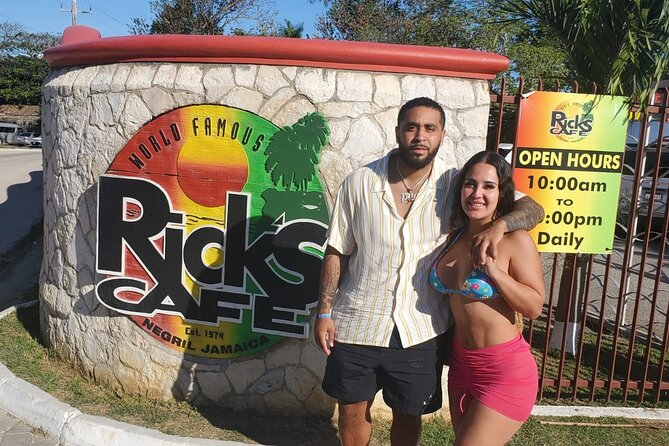 Negril, Seven Mile Beach, Rick's Cafe Private Day Tour - Seven Mile Beach and Margaritaville: your 2 hours of sand, shade, and choices
