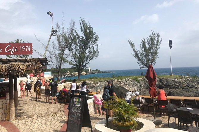Negril Shopping And Rick's Café - FAQ