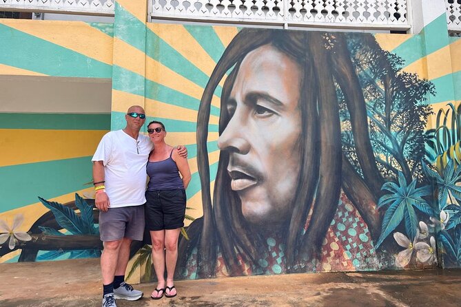 Nine Mile Reggae & History Guided Tour to Bob Marley's Birthplace - Group Size, Comfort, and Asking Questions