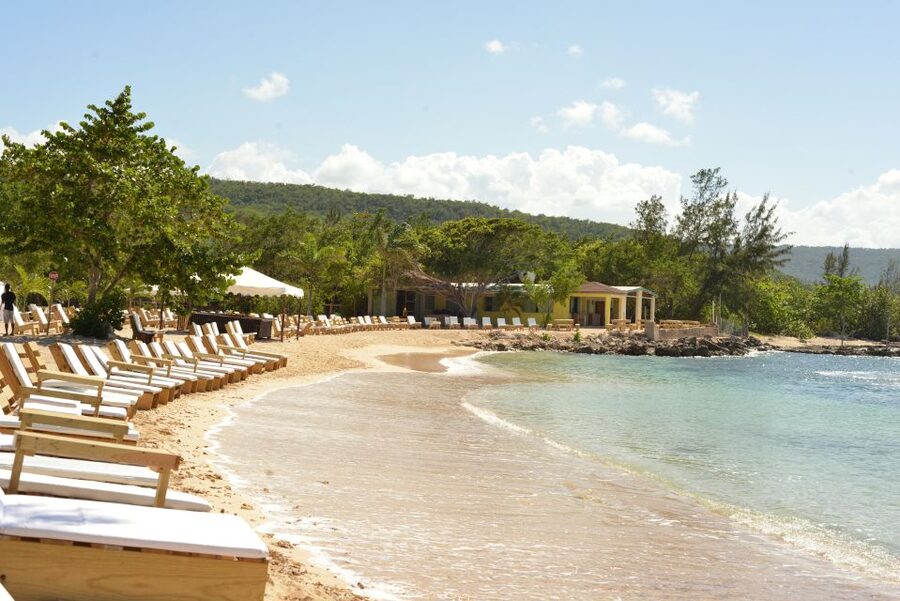 Ocho Rios: Bamboo Beach Club VIP Pass with Lunch and Drinks - Swim Time, Reggae Beats, and Light Entertainment That Actually Fills the Gaps