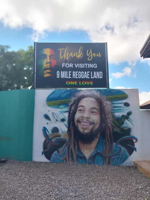Ocho Rios: Bob Marley's Birthplace Nine Mile Reggae Tour - The Mausoleum Moment: Where Atmosphere Does the Work