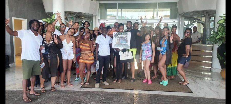 Ocho Rios: Dunn's River Falls and Shopping Tour - Why Dunn’s River Falls feels different when you’re climbing as a team