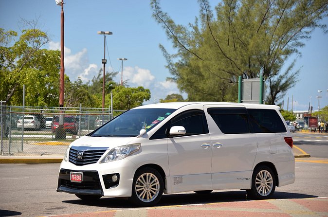 Ocho Rios Hotels Transfer Between Montego Bay Airport (MBJ) - Communication that helps when flights change
