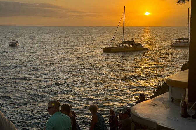 Ocho Rios Sightseeing Tours and Shopping - From Runaway Bay to Ocho Rios: a smooth half-day plan