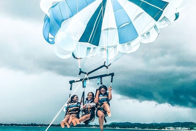 Parasailing, Blue Hole Mineral Spring, Seven Mile Beach - Blue Hole Mineral Spring: The Pool That Changes the Mood