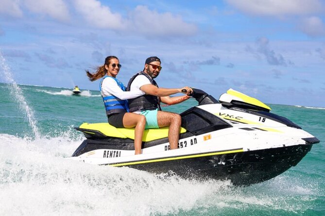 Parasailing & Jet Ski-Combo in Montego Bay - A Short Beach Window on the Property (Food, Restrooms, Shopping)