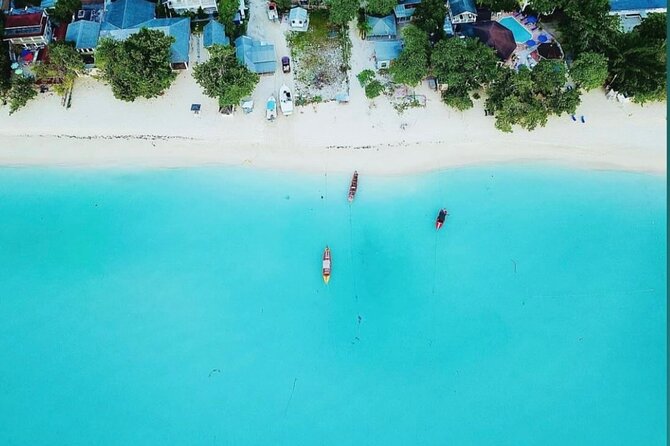 Party Catamaran and Snorkeling Tour in Montego Bay - Lunch not included: plan your food like a local