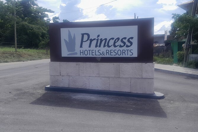 Princess Senses The Mangrove Airport Transfers - Meet Your Chauffeur at Montego Bay Airport