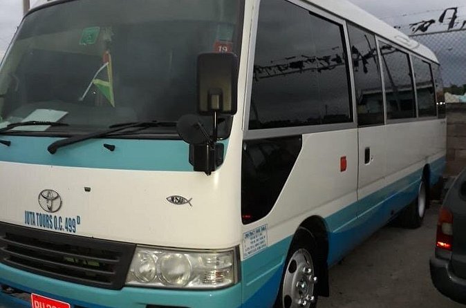 Private Airport Transfer from Ian Fleming Airport to Ocho Rios - Optional Stops for a Bite or a Cold Beer (With a Reality Check)