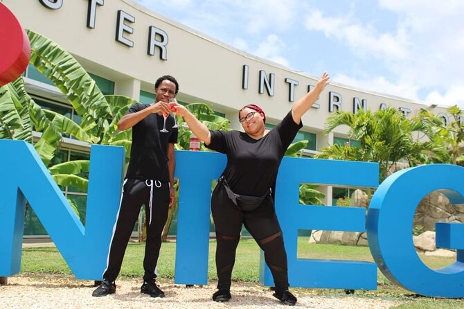 Private Airport Transfer from MBJ to Ocho Rios - Finding Your Driver at MBJ: Sign, Speed, and Calm