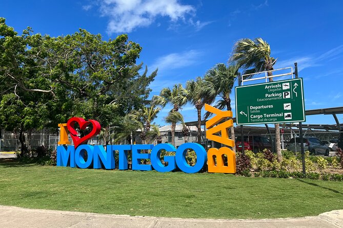 Private Airport Transfer Montego Bay hotels and Falmouth Hotels - Round-trip convenience: leaving Jamaica without last-minute stress