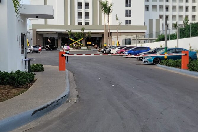 Private Airport Transfer Riu Aquarelle & Excellence Oyster Bay - Pickup at Riu Palace Aquarelle, and Why That Location Helps