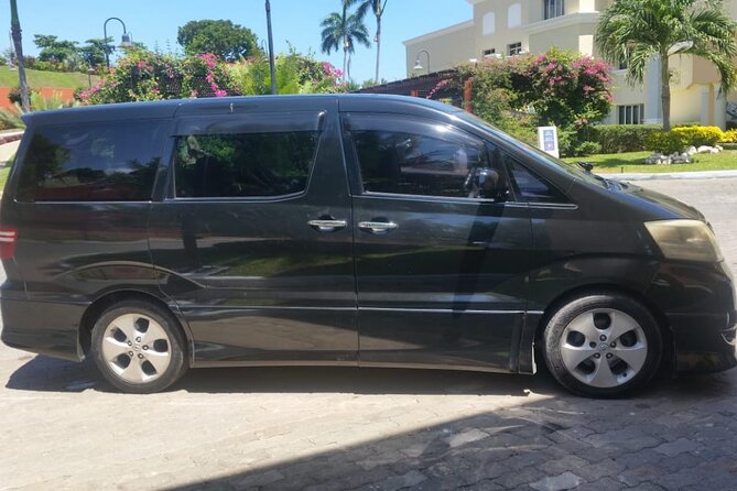 Private Airport Transfer to Bahia Principe Grand Jamaica - The ride itself: comfort, A/C, and safe driving for the full hour
