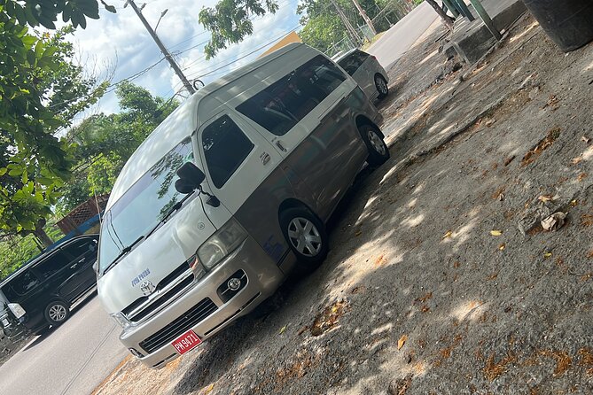 Private Airport Transfer to Hotels and Airbnb in Montego Bay - Punctual, communicative pickups, including early flights