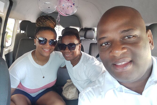 Private Airport Transfer to Ocean Eden/Coral Aquarelle, Royalton - Finding Your Driver Fast at MBJ Airport