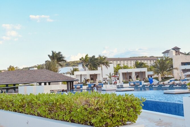 Private Airport Transfer to Royalton, Ocean Coral Spring & Excellence Oyster Bay - Ride Comfort and the Value of an Assigned, Air-Conditioned Car