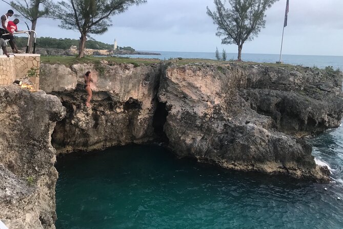 Private and Customized Tour to Negril From Montego Bay - Rose Hall and historic stops: make sure your guide knows your priority