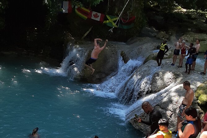 Private Combo Tour From Ocho Rios to Blue Hole and Dunn's River - Dunn’s River Falls: The 600-Foot Climb With Classic Jamaica Energy
