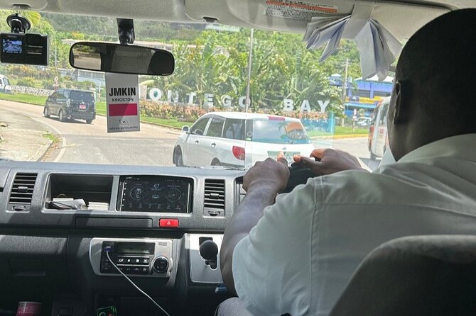 Private Montego Bay Airport Transfer to Negril - From landing to handshake: where pickup really happens