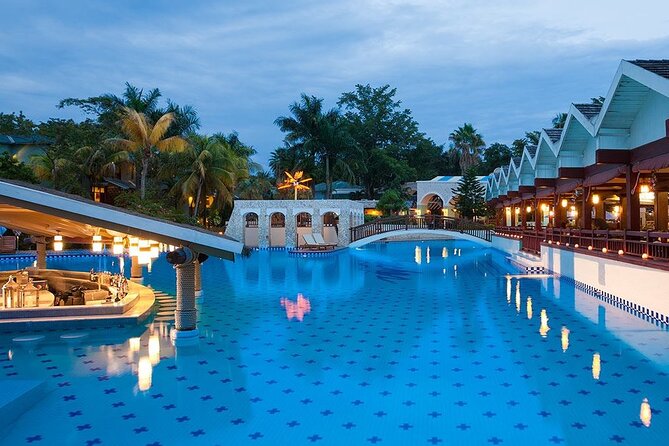 Private Montego Bay Jamaica Airport Transfer to Hotels in Negril - Entering the MBJ pickup zone with less stress