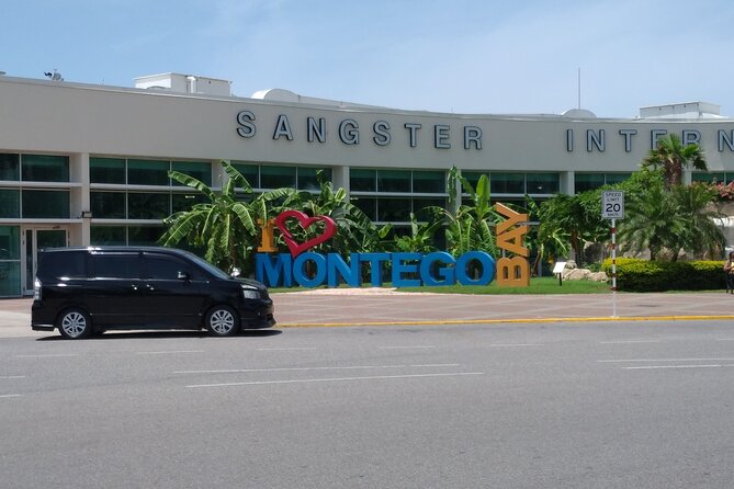 Private Round Trip Airport Transfer from Montego Bay to Negril - Vehicles and luggage: getting organized without you managing the chaos
