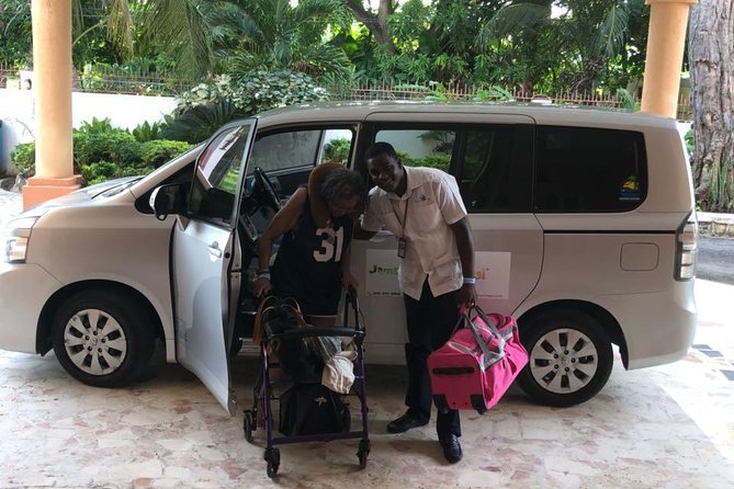 Private Round Trip Airport Transfers in and Around Montego Bay - Refreshment and Snack Stops: What Is Included, What Is Not