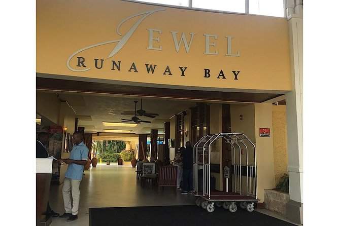 Private Roundtrip Airport Transfer to Resorts in Runaway Bay - Quick decision: should you book Di Jamaican Flava for this transfer?