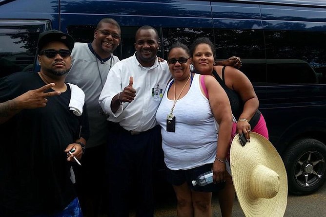 Private Roundtrip Airport Transfer to Resorts in Runaway Bay - Comfort, group size, and the car-van-bus setup