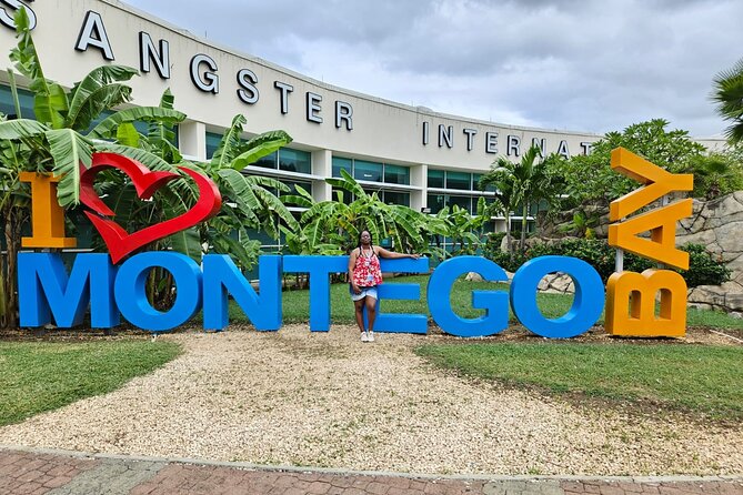 Private Transfer From Montego Bay Airport to Hotels in MontegoBay - Making the arrival part feel easy in Montego Bay