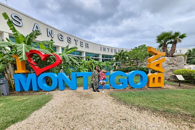 Private Transfer From Montego Bay Airport to Hotels in MontegoBay - The actual in-car experience: direct, A/C, and practical