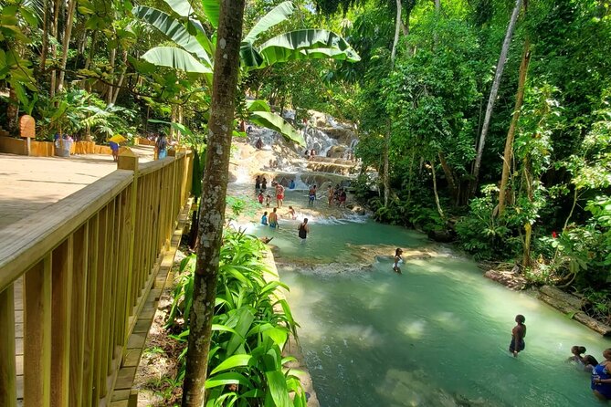 Private Transfer from Montego Bay to Dunns River Falls - The drive through Ocho Rios country: what you’ll see and what you can request
