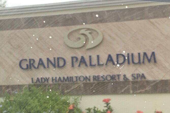 Private Transfer Grand Palladium and Royalton Blue Water Resort - What you can expect from the drivers in real-world terms