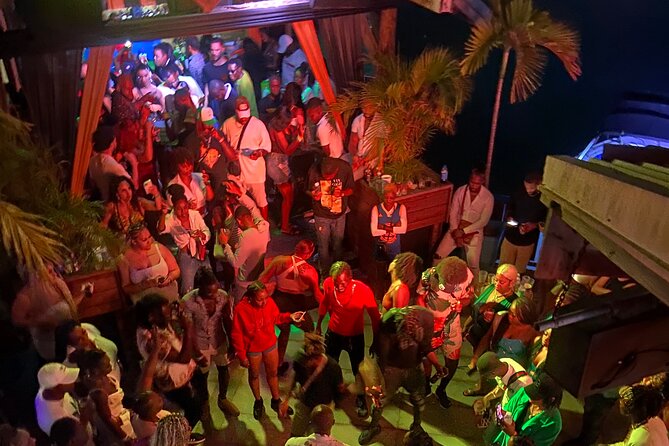 Private Transfer Nightlife 2727 Lounge and Taboo in Montego Bay - Air-Conditioned Private Transport to the 2727 Lounge