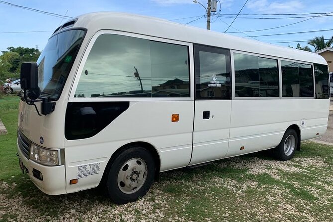 Private Transfers from Montego Bay Airport to Runaway Bay Hotels - The airport pickup: quick to find, built for first-time arrivals