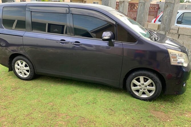 Private Transfers from Montego Bay Airport to Runaway Bay Hotels - Air-conditioned comfort, bottled water, and the music option