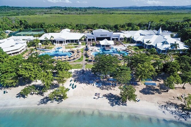 Private Transportation from Montego Bay Airport to Negril hotels - Who This Transfer Fits Best (And Who Might Skip It)