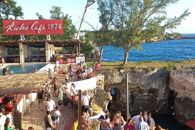 Rick s Café and Seven Mile Beach Private Tour Negril Jamaica - Rick’s Café Cliffs: Reggae, Cocktails, and Big Sunset Energy