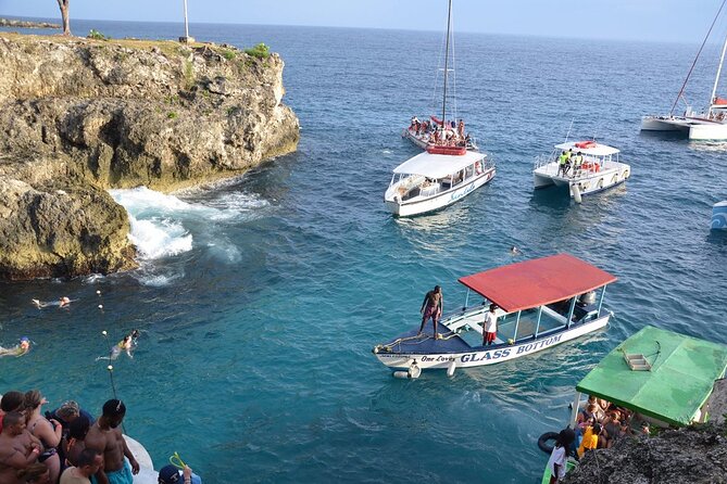 Ricks Cafe and Negril Seven Miles Beach Irie Tour - Ricks Cafe on the cliffs: sunset plans and big action energy