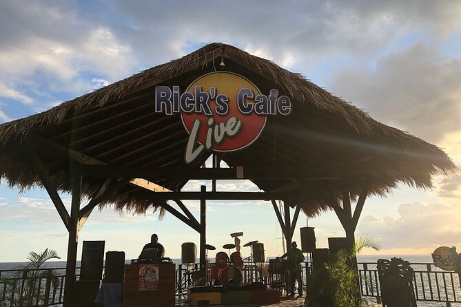 Ricks Cafe and Negril Seven Miles Beach Irie Tour - The Montego Bay to Negril drive, with a real chance to stop