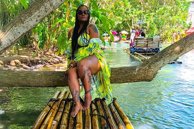 River Rafting with {Limestone Massage} & Ricks Cafe from Montego Bay - Ricks Cafe: music, ocean views, and the 40-foot cliff spectacle