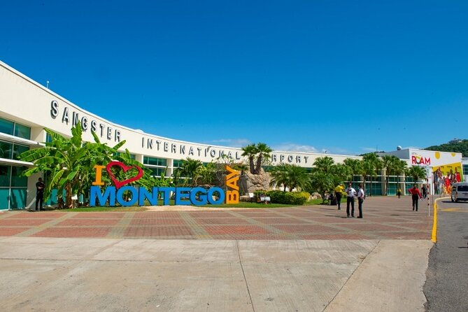 Round Trip Sangsters Montego Bay Airport to Ocho Rios transfers - The jerk center and rest stops, local flavor without the chaos