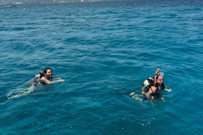 Scuba Diving and shopping on the Hipstrip. - Pool Training That Turns Instructions Into Muscle Memory