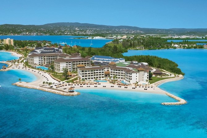 Secrets Resort Airport Transfer - Why a pre-booked ride beats the airport taxi scramble