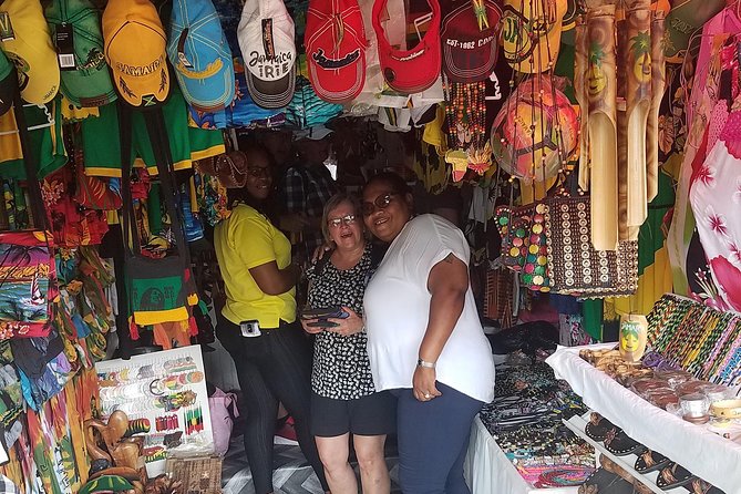 Shopping From Ocho Rios Hotels - Why shopping in Ocho Rios goes better with guided stops