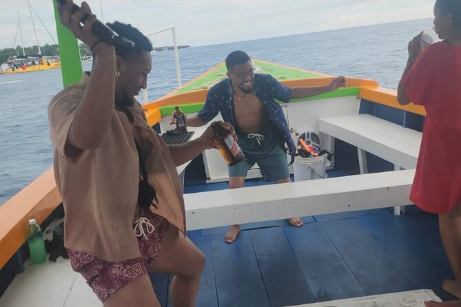 Sunset Booze Cruise in Negril - Why the Crew and Safety Setup Make the Difference