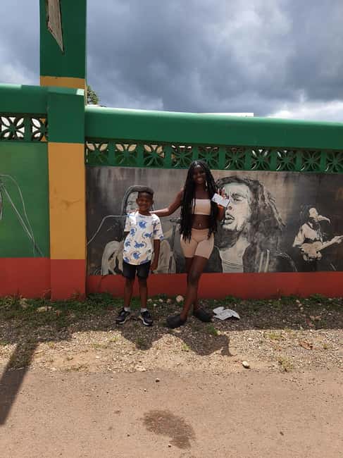 The Official Nine Mile Bob Marley Museum Guided Tour - Inside the small house: what you should notice