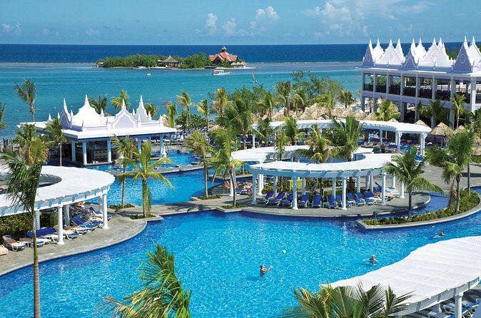 Transfer from/to Airport, Riu Reggae, Riu Montego Bay, Riu Palace - Entering Montego Bay Comfortably, From Sangster to Your Riu Hotel