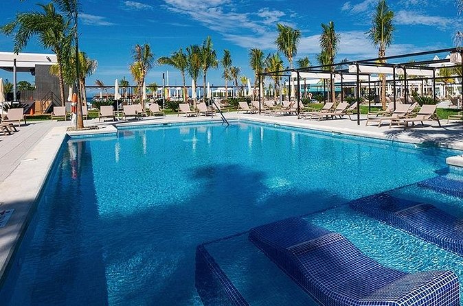 Transfer from/to Airport, Riu Reggae, Riu Montego Bay, Riu Palace - Pickup Timing: What the Hours Mean for Real Flight Schedules