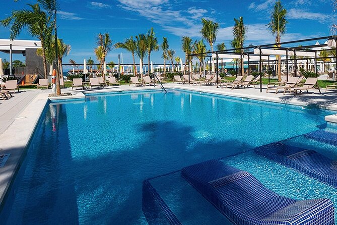 Transfer from/to Airport, Riu Reggae, Riu Montego Bay, Riu Palace - The Safety and Comfort Combo That Makes Transfers Feel Less Stressful