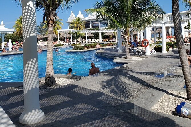 VIP Luxury Montego Bay Airport Transfer to Montego Bay/ Falmouth - Arriving at your hotel, and what to do with those last minutes